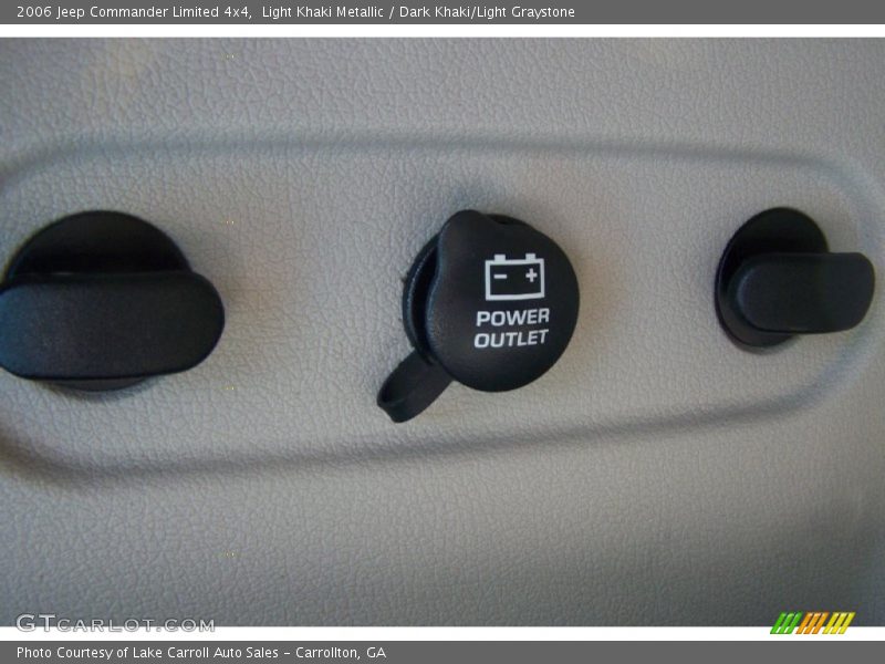 Light Khaki Metallic / Dark Khaki/Light Graystone 2006 Jeep Commander Limited 4x4