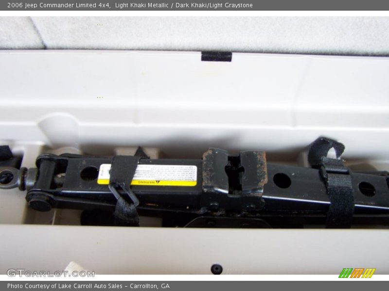 Light Khaki Metallic / Dark Khaki/Light Graystone 2006 Jeep Commander Limited 4x4