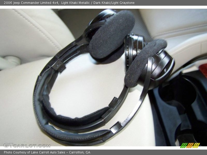 Light Khaki Metallic / Dark Khaki/Light Graystone 2006 Jeep Commander Limited 4x4