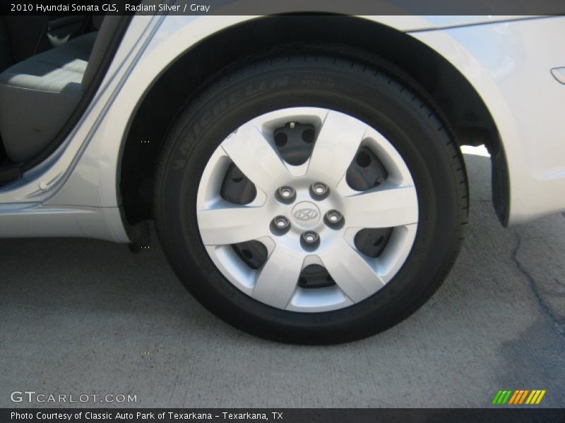 Radiant Silver / Gray 2010 Hyundai Sonata GLS