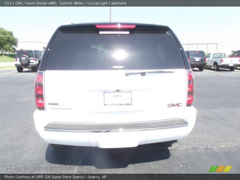 Summit White / Cocoa/Light Cashmere 2011 GMC Yukon Denali AWD