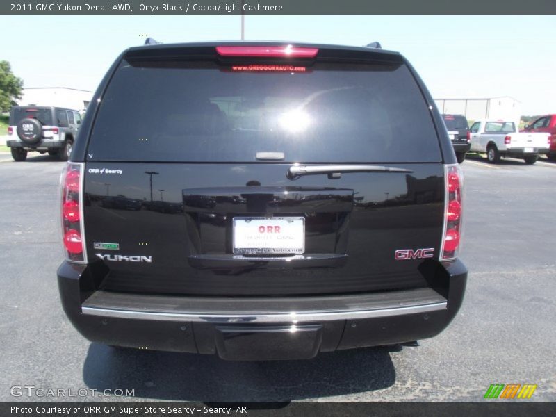 Onyx Black / Cocoa/Light Cashmere 2011 GMC Yukon Denali AWD