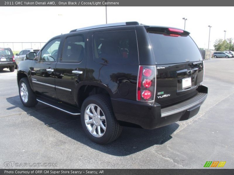 Onyx Black / Cocoa/Light Cashmere 2011 GMC Yukon Denali AWD