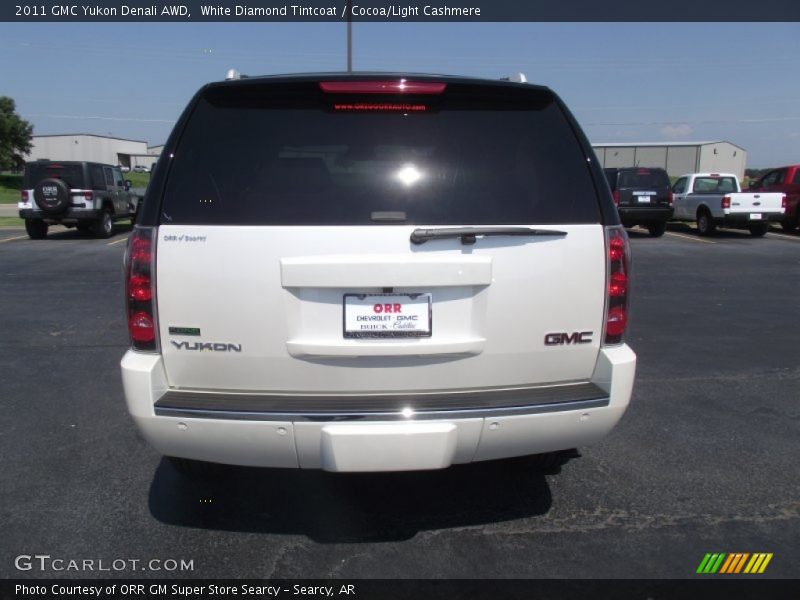White Diamond Tintcoat / Cocoa/Light Cashmere 2011 GMC Yukon Denali AWD