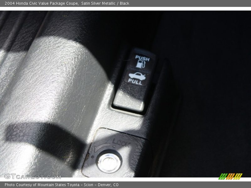 Satin Silver Metallic / Black 2004 Honda Civic Value Package Coupe