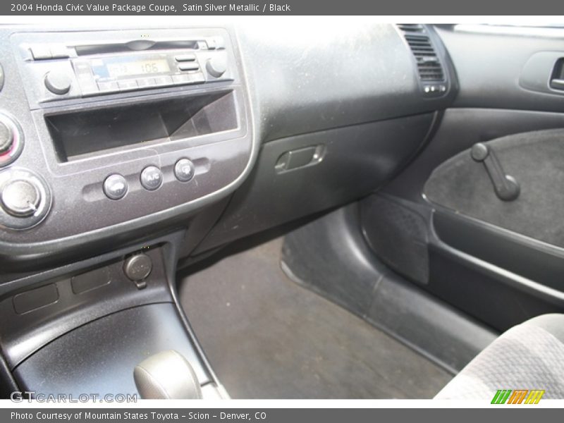 Satin Silver Metallic / Black 2004 Honda Civic Value Package Coupe