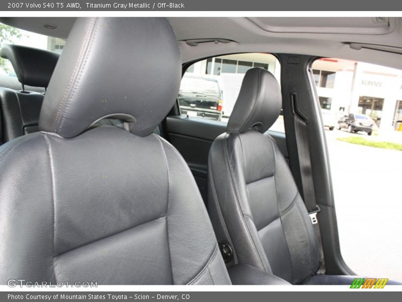 Titanium Gray Metallic / Off-Black 2007 Volvo S40 T5 AWD