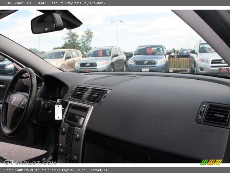Titanium Gray Metallic / Off-Black 2007 Volvo S40 T5 AWD