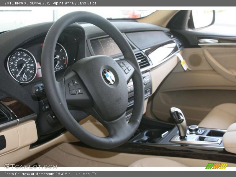 Alpine White / Sand Beige 2011 BMW X5 xDrive 35d