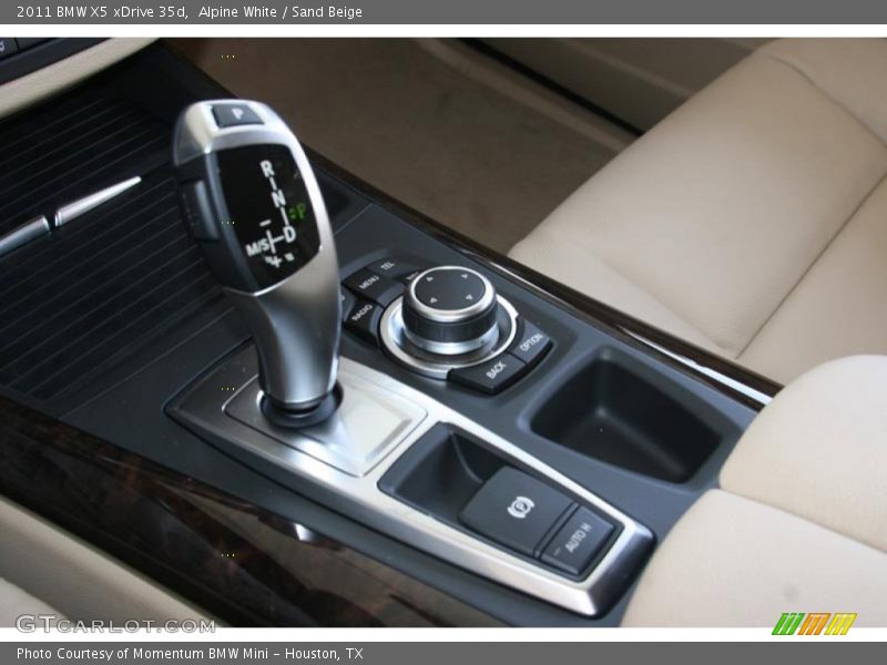 Alpine White / Sand Beige 2011 BMW X5 xDrive 35d