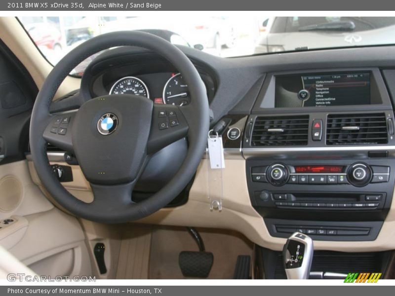 Alpine White / Sand Beige 2011 BMW X5 xDrive 35d