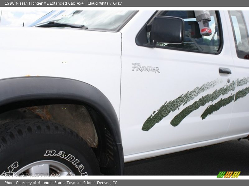 Cloud White / Gray 1998 Nissan Frontier XE Extended Cab 4x4