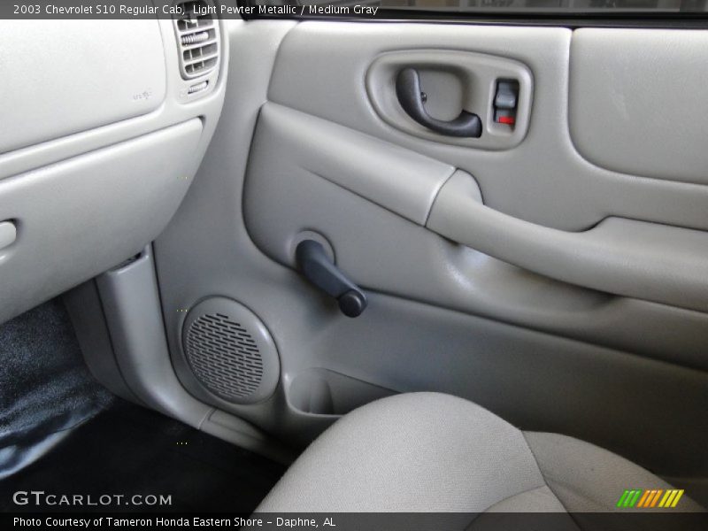 Light Pewter Metallic / Medium Gray 2003 Chevrolet S10 Regular Cab
