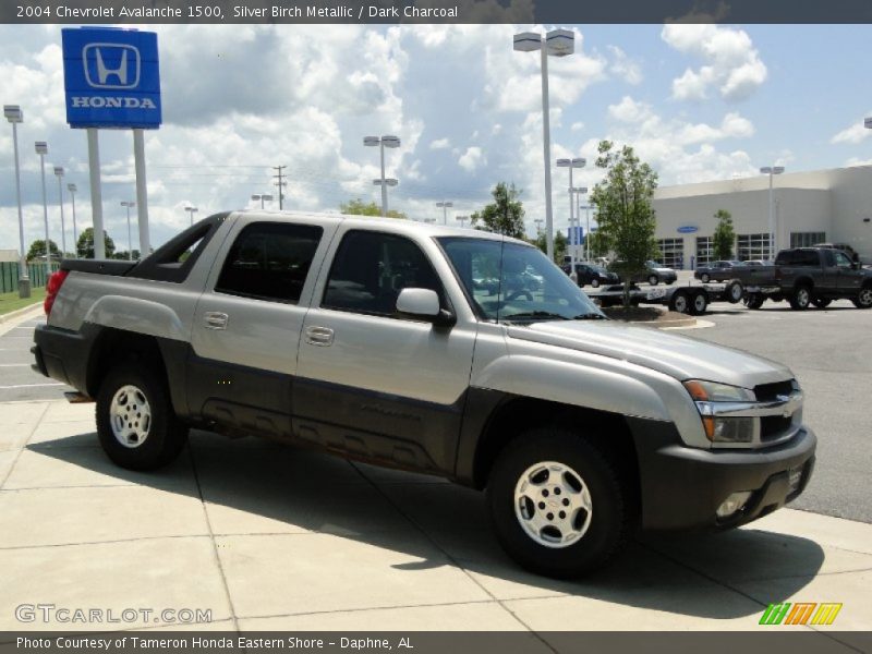 Silver Birch Metallic / Dark Charcoal 2004 Chevrolet Avalanche 1500