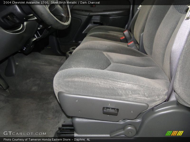 Silver Birch Metallic / Dark Charcoal 2004 Chevrolet Avalanche 1500