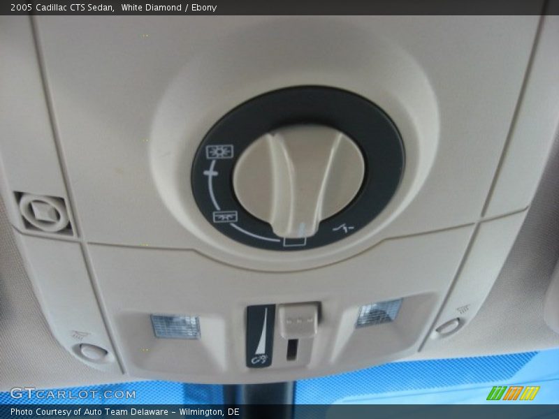 White Diamond / Ebony 2005 Cadillac CTS Sedan