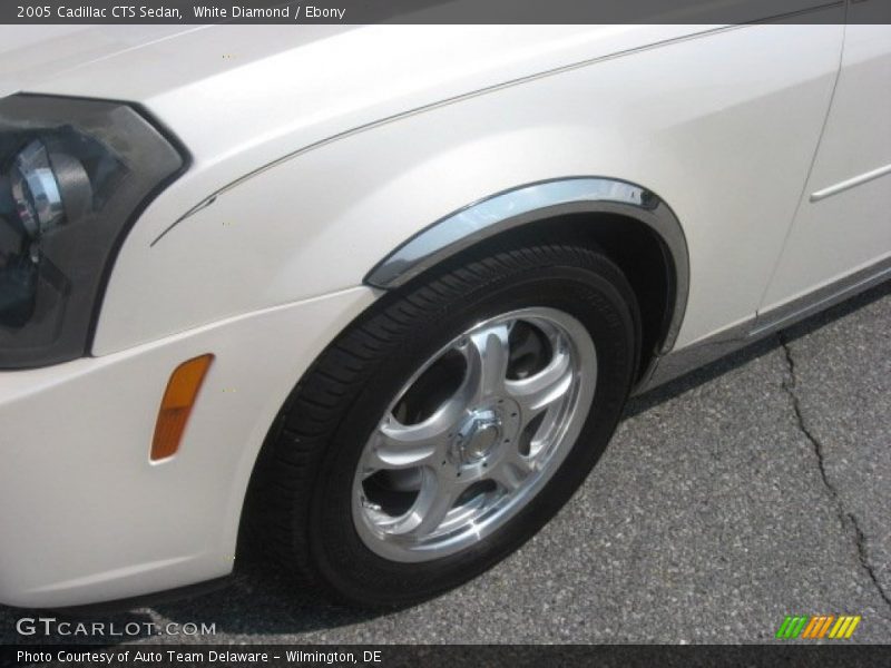 White Diamond / Ebony 2005 Cadillac CTS Sedan