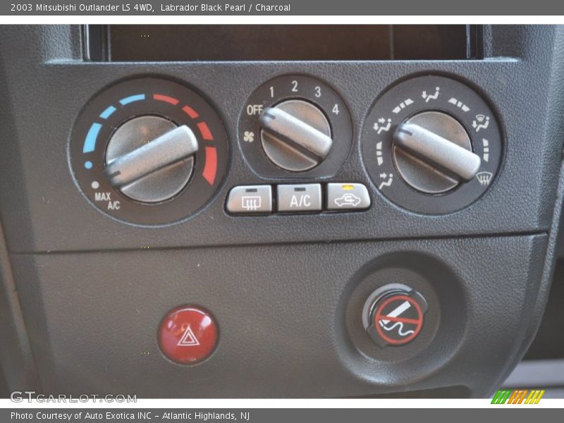 Labrador Black Pearl / Charcoal 2003 Mitsubishi Outlander LS 4WD