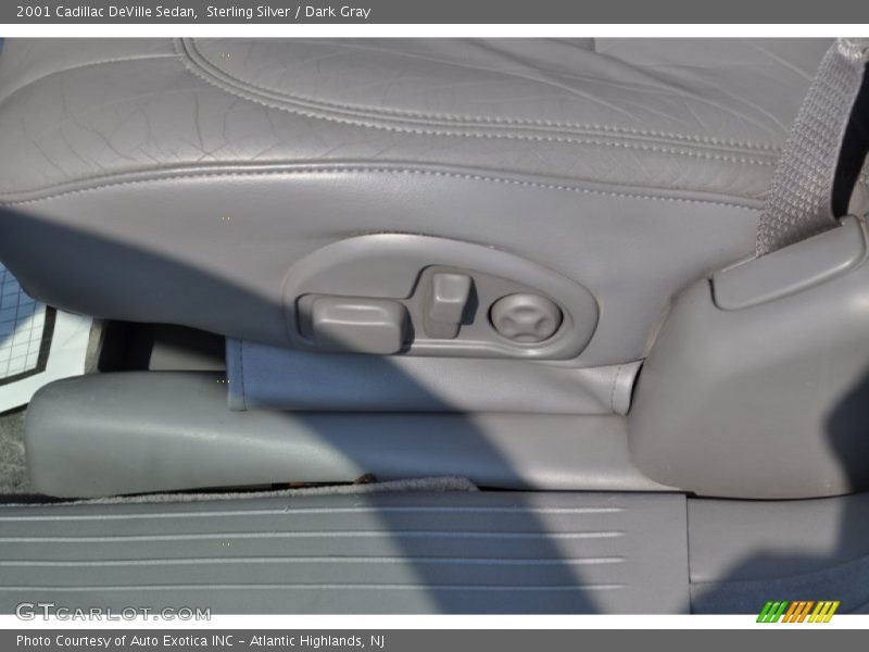 Sterling Silver / Dark Gray 2001 Cadillac DeVille Sedan