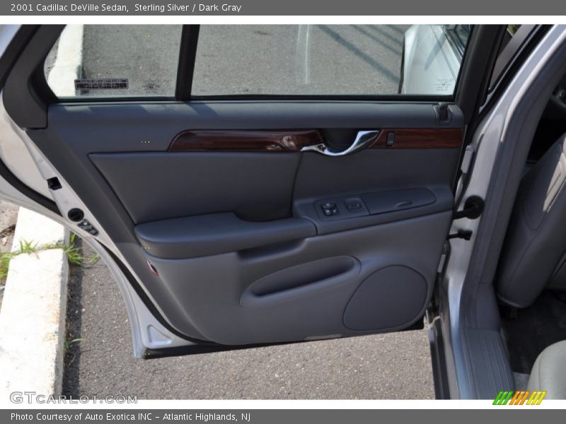 Sterling Silver / Dark Gray 2001 Cadillac DeVille Sedan