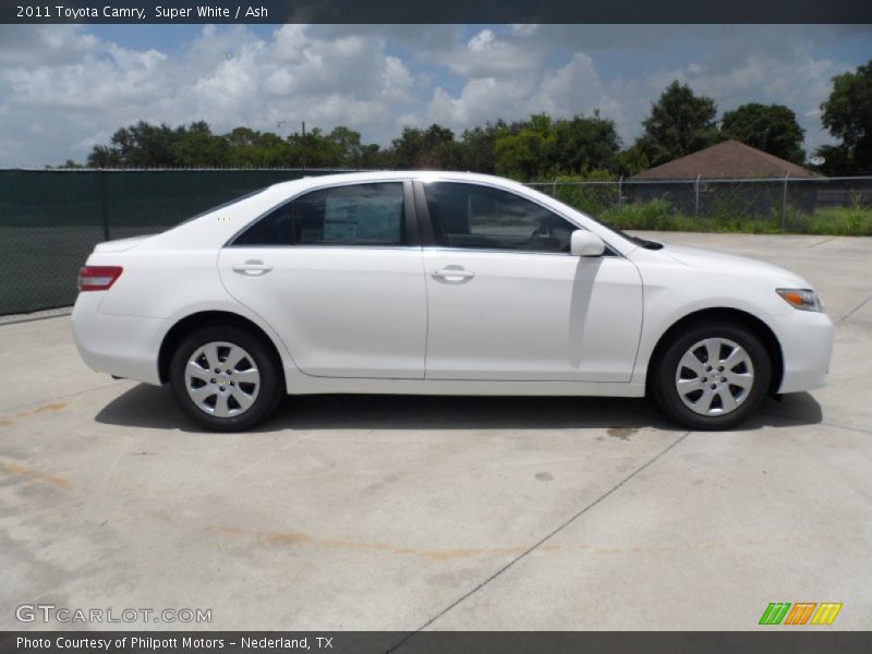 Super White / Ash 2011 Toyota Camry