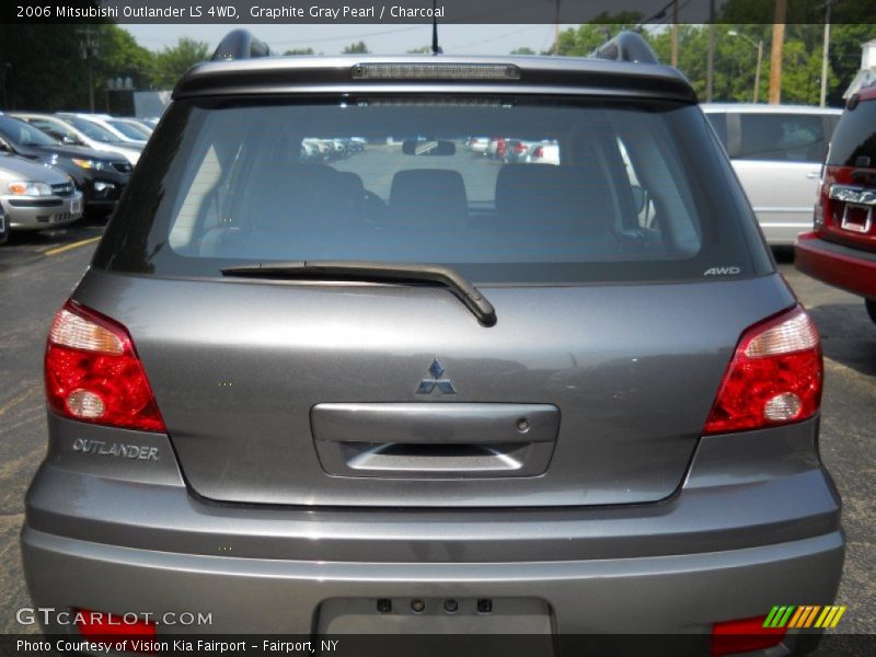 Graphite Gray Pearl / Charcoal 2006 Mitsubishi Outlander LS 4WD