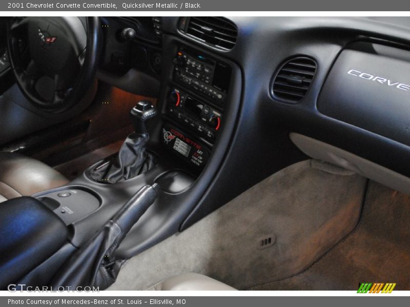 Quicksilver Metallic / Black 2001 Chevrolet Corvette Convertible