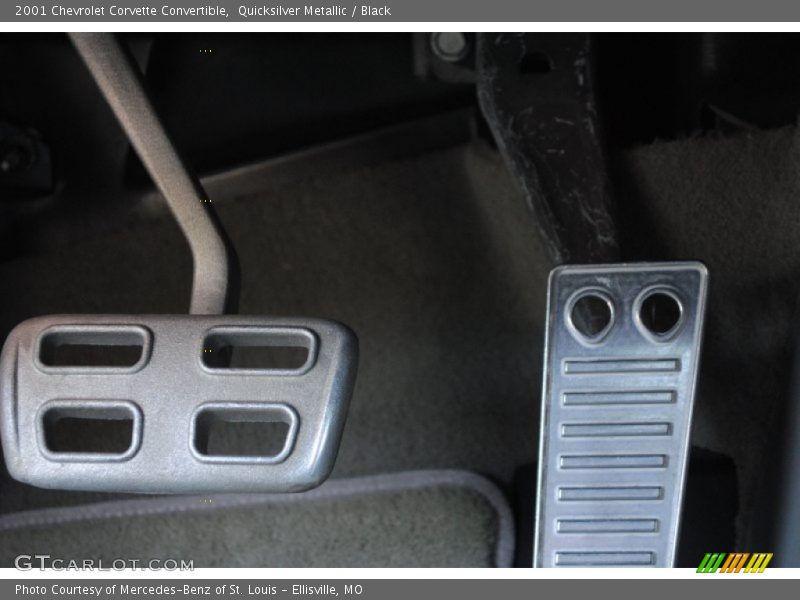 Quicksilver Metallic / Black 2001 Chevrolet Corvette Convertible