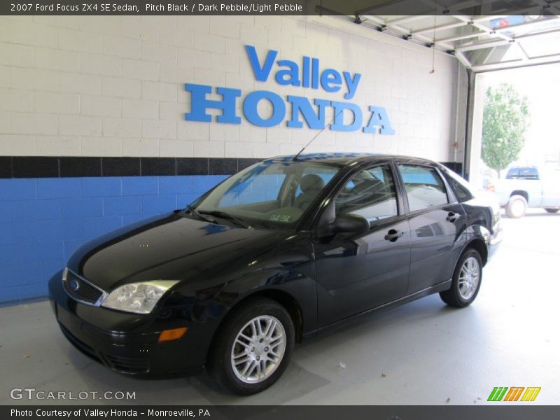 Pitch Black / Dark Pebble/Light Pebble 2007 Ford Focus ZX4 SE Sedan
