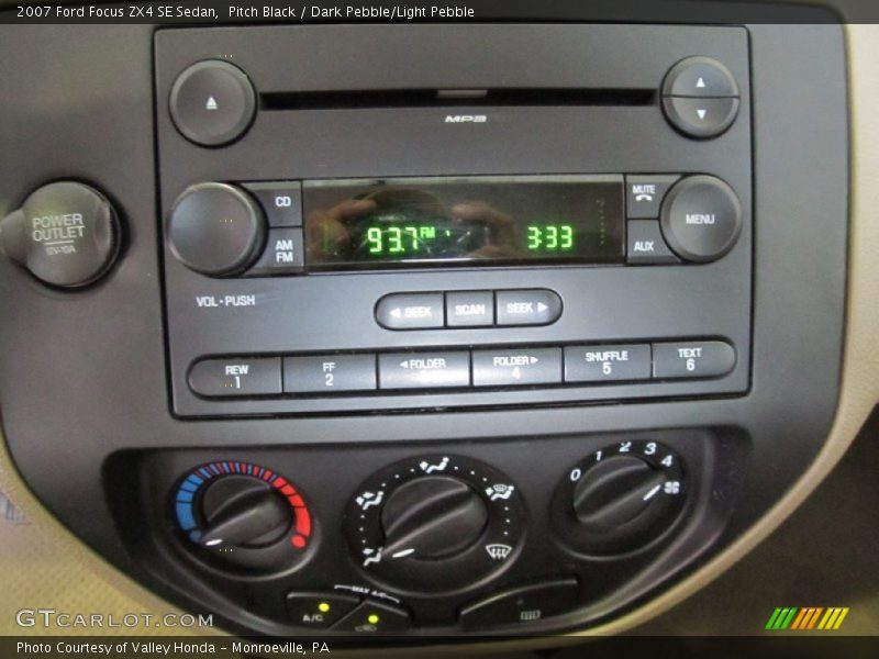 Pitch Black / Dark Pebble/Light Pebble 2007 Ford Focus ZX4 SE Sedan