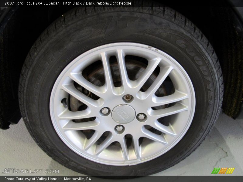 Pitch Black / Dark Pebble/Light Pebble 2007 Ford Focus ZX4 SE Sedan