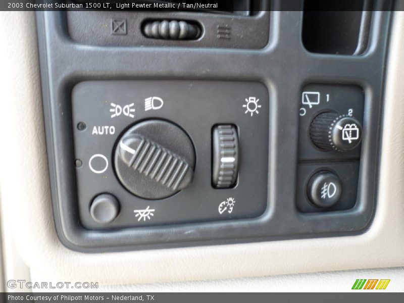 Light Pewter Metallic / Tan/Neutral 2003 Chevrolet Suburban 1500 LT