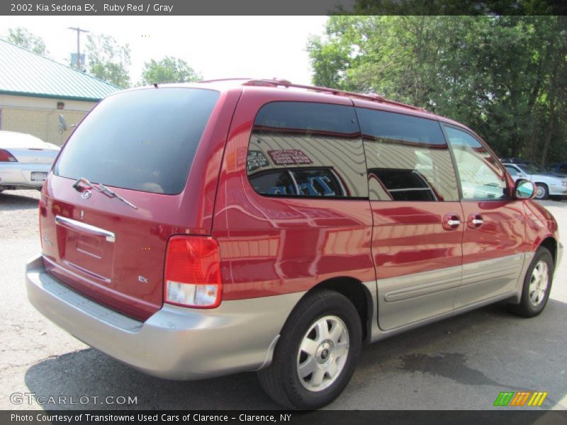 Ruby Red / Gray 2002 Kia Sedona EX