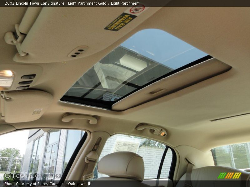 Light Parchment Gold / Light Parchment 2002 Lincoln Town Car Signature