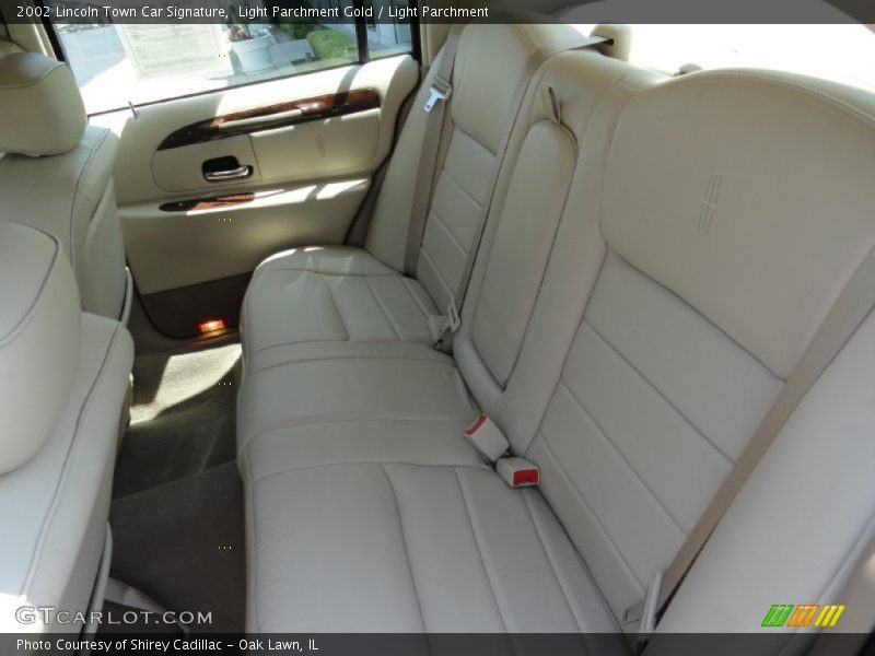 Light Parchment Gold / Light Parchment 2002 Lincoln Town Car Signature