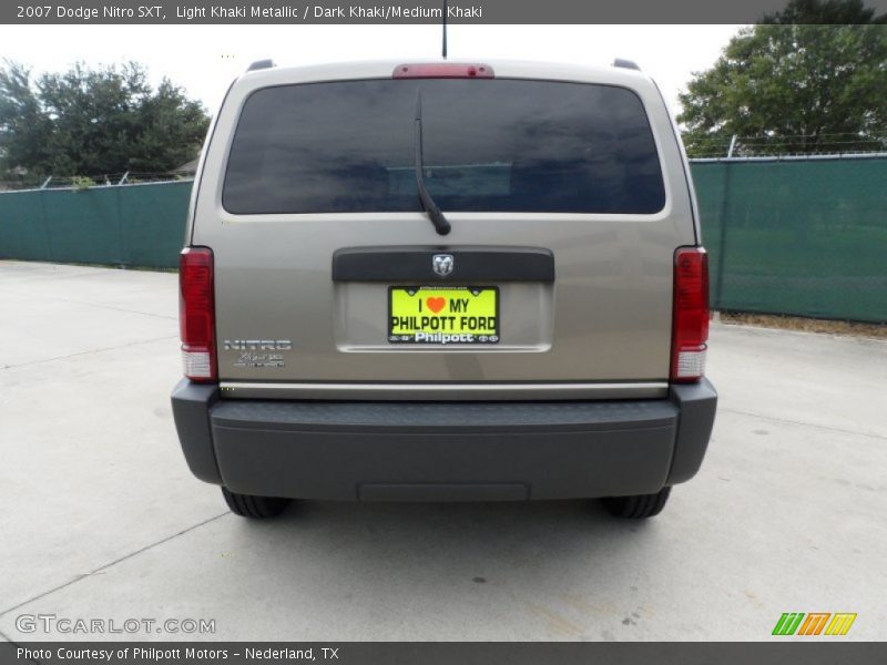 Light Khaki Metallic / Dark Khaki/Medium Khaki 2007 Dodge Nitro SXT