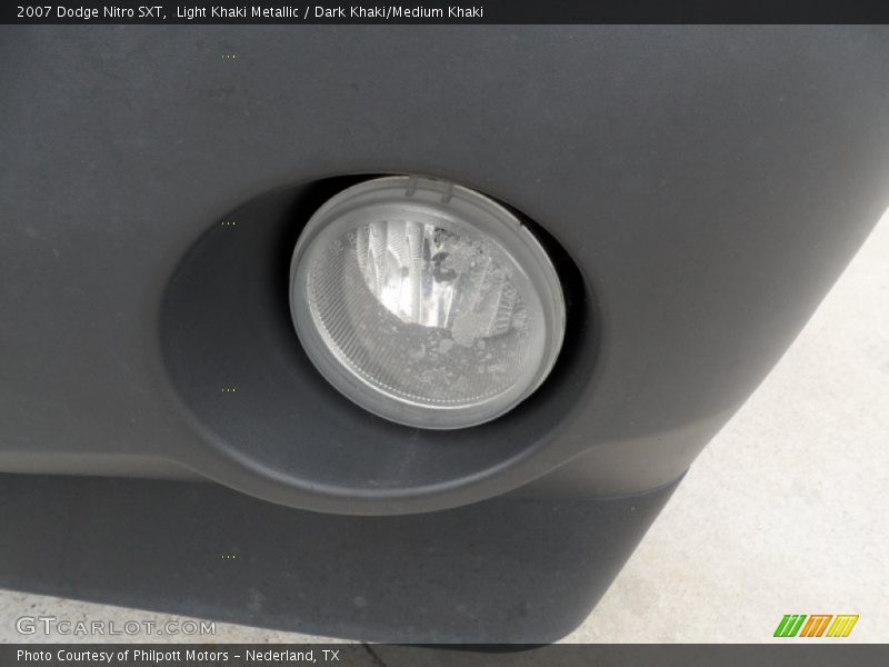 Light Khaki Metallic / Dark Khaki/Medium Khaki 2007 Dodge Nitro SXT
