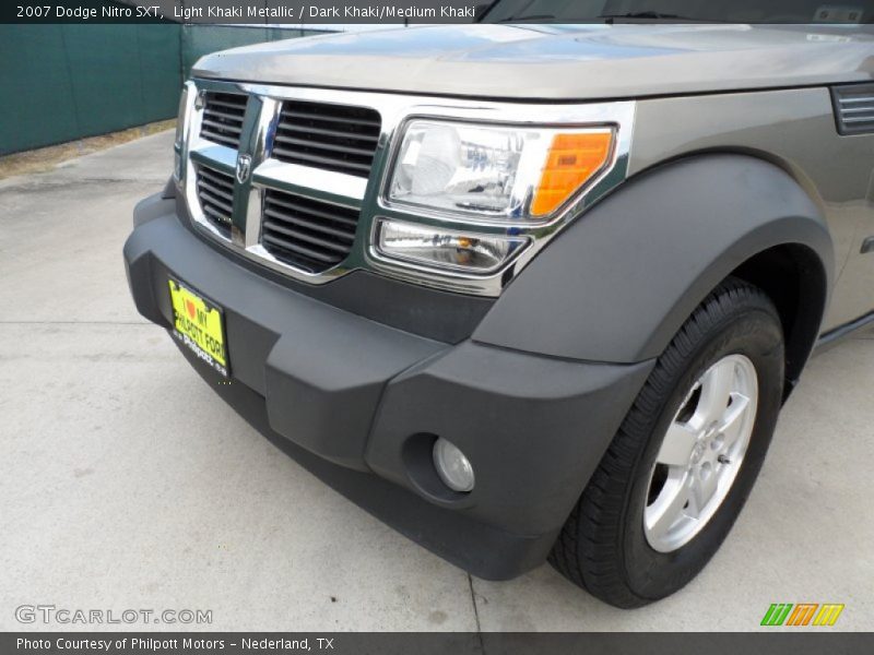 Light Khaki Metallic / Dark Khaki/Medium Khaki 2007 Dodge Nitro SXT