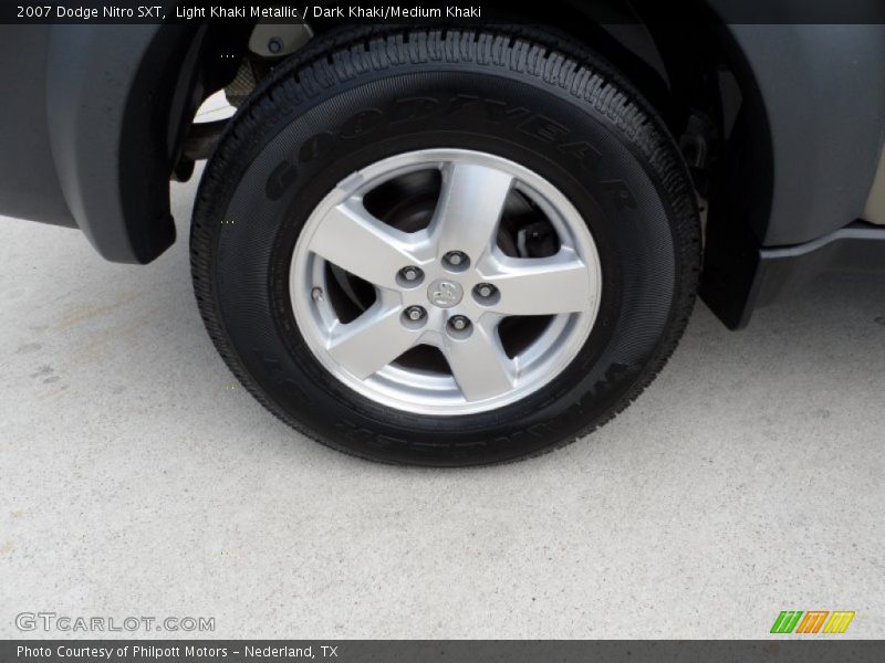 Light Khaki Metallic / Dark Khaki/Medium Khaki 2007 Dodge Nitro SXT
