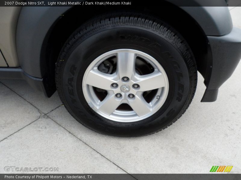 Light Khaki Metallic / Dark Khaki/Medium Khaki 2007 Dodge Nitro SXT