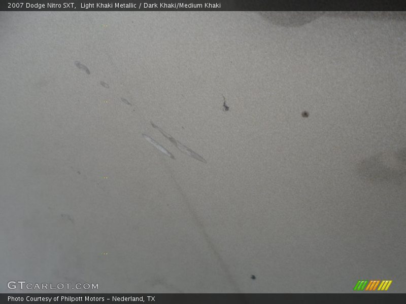 Light Khaki Metallic / Dark Khaki/Medium Khaki 2007 Dodge Nitro SXT