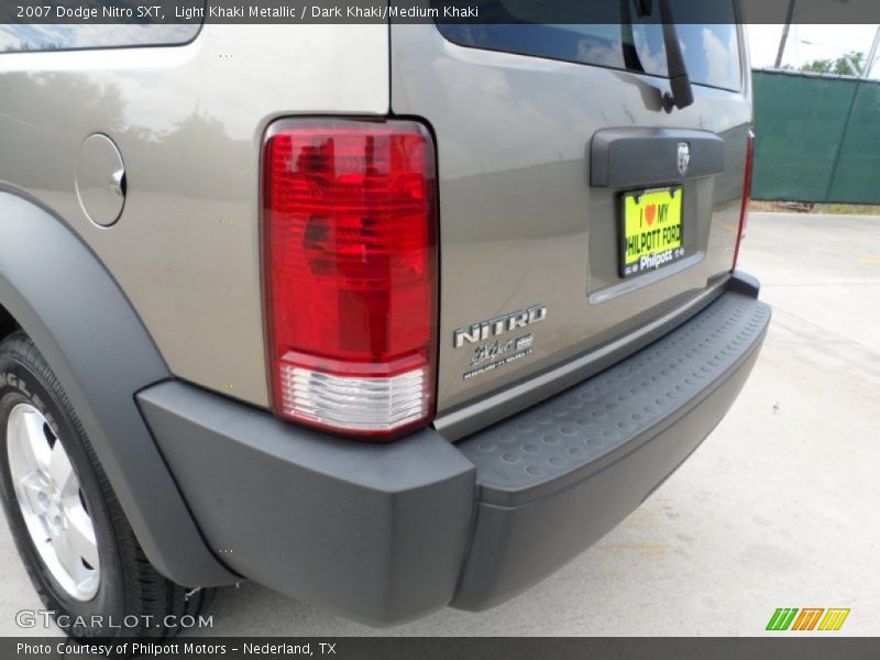 Light Khaki Metallic / Dark Khaki/Medium Khaki 2007 Dodge Nitro SXT