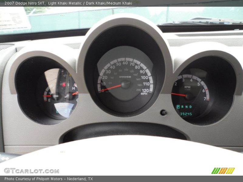Light Khaki Metallic / Dark Khaki/Medium Khaki 2007 Dodge Nitro SXT
