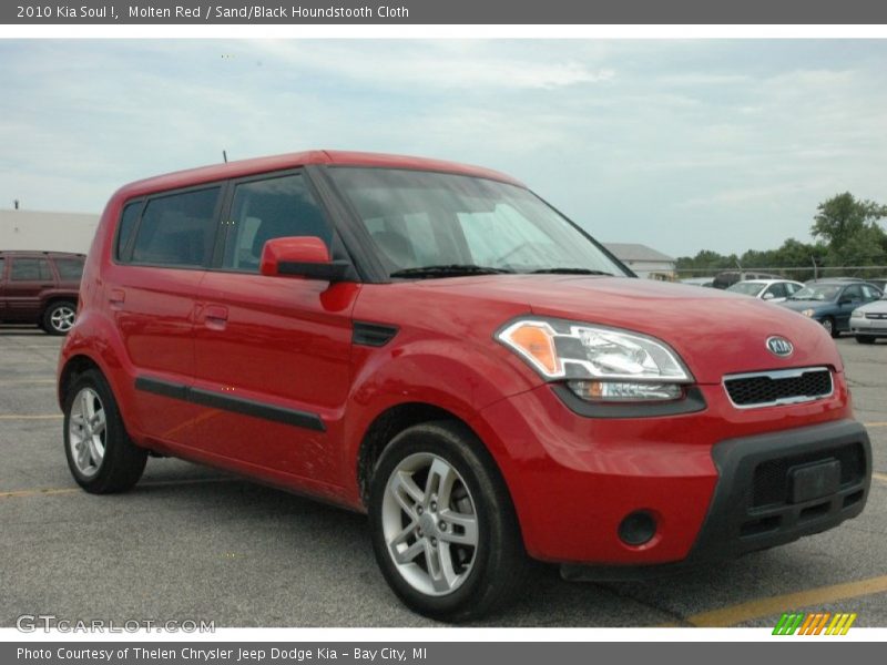 Molten Red / Sand/Black Houndstooth Cloth 2010 Kia Soul !