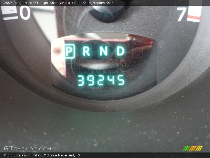 Light Khaki Metallic / Dark Khaki/Medium Khaki 2007 Dodge Nitro SXT