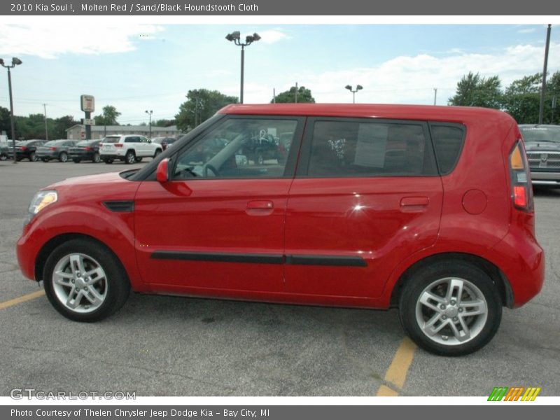 Molten Red / Sand/Black Houndstooth Cloth 2010 Kia Soul !