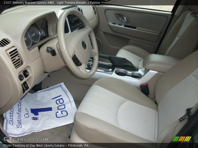  2007 Mariner Luxury 4WD Pebble Interior