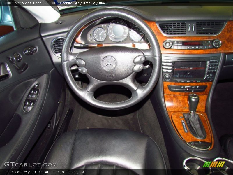 Dashboard of 2006 CLS 500
