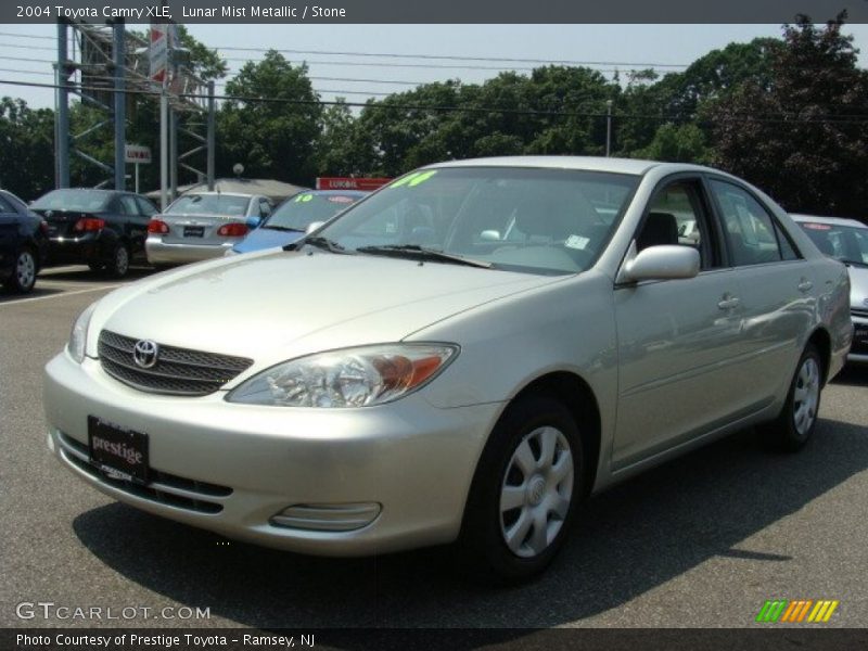 Lunar Mist Metallic / Stone 2004 Toyota Camry XLE