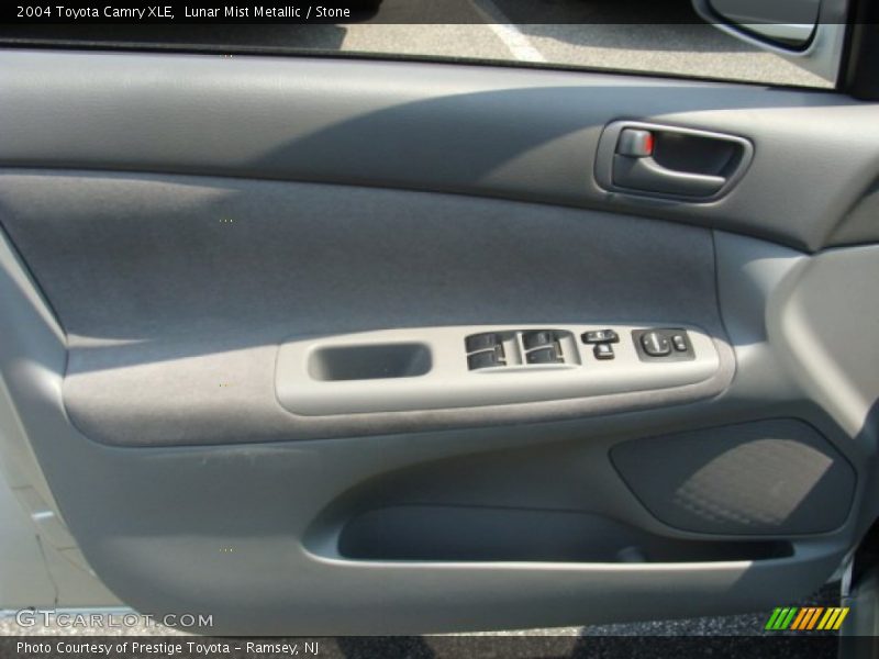 Lunar Mist Metallic / Stone 2004 Toyota Camry XLE